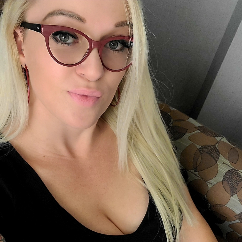 Meet Your Posher: Top Rated Seller, Syndee Lee.